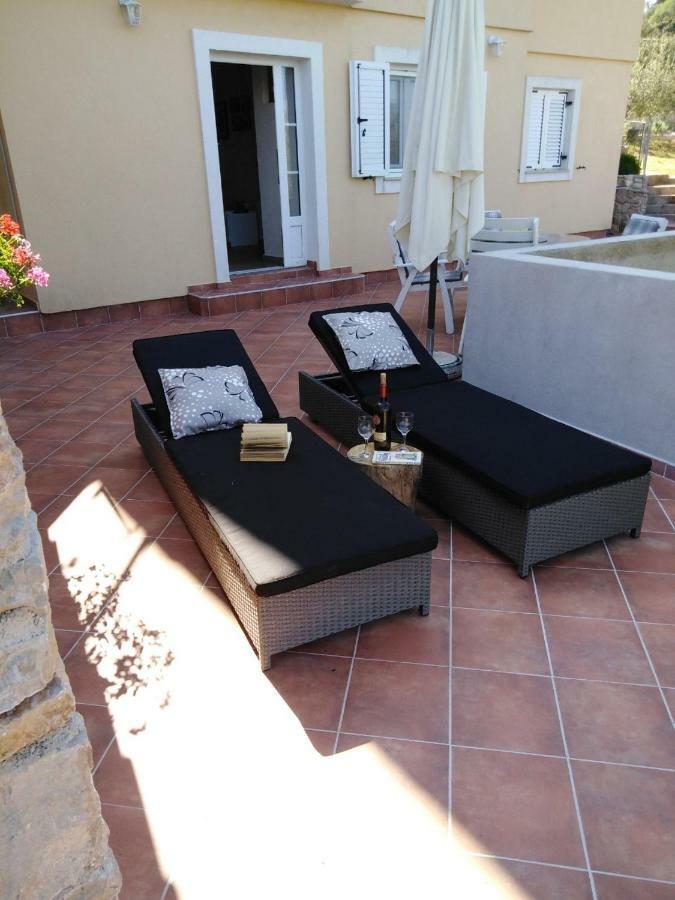 Long Island Olive Apartment Сали Екстериор снимка